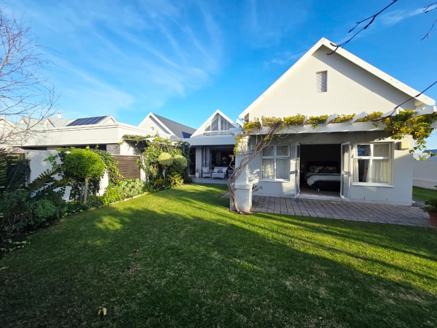 4 Bedroom Property for Sale in Kingswood Golf Estate Western Cape